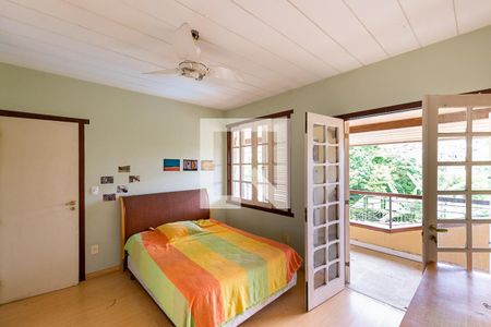 Casa de condomínio à venda com 500m², 5 quartos e 2 vagas Casa de condomínio à venda com 500m², 5 quartos e 2 vagasQuarto