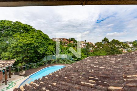 Casa de condomínio à venda com 500m², 5 quartos e 2 vagas Casa de condomínio à venda com 500m², 5 quartos e 2 vagasVista