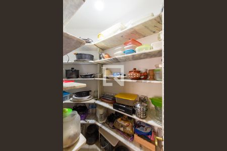 Casa de condomínio à venda com 500m², 5 quartos e 2 vagas Casa de condomínio à venda com 500m², 5 quartos e 2 vagasDespensa