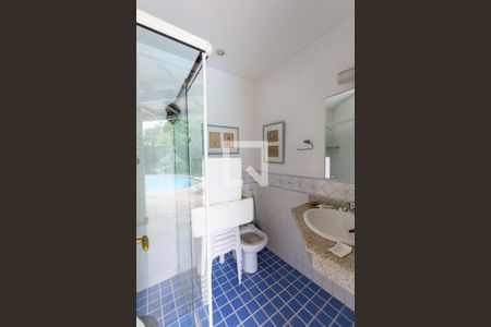 Casa de condomínio à venda com 500m², 5 quartos e 2 vagas Casa de condomínio à venda com 500m², 5 quartos e 2 vagasBanheiro