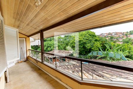 Casa de condomínio à venda com 500m², 5 quartos e 2 vagas Casa de condomínio à venda com 500m², 5 quartos e 2 vagasSacada