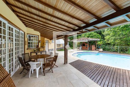 Casa de condomínio à venda com 500m², 5 quartos e 2 vagas Casa de condomínio à venda com 500m², 5 quartos e 2 vagasÁrea externa