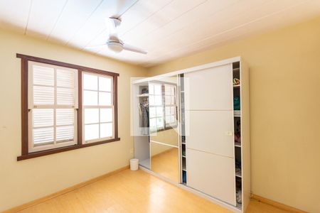 Casa de condomínio à venda com 500m², 5 quartos e 2 vagas Casa de condomínio à venda com 500m², 5 quartos e 2 vagasQuarto