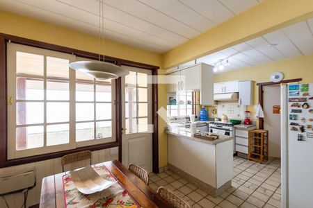 Casa de condomínio à venda com 500m², 5 quartos e 2 vagas Casa de condomínio à venda com 500m², 5 quartos e 2 vagasCozinha