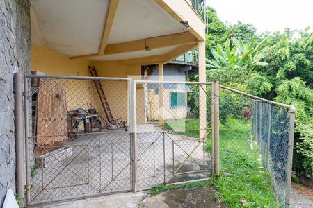 Casa de condomínio à venda com 500m², 5 quartos e 2 vagas Casa de condomínio à venda com 500m², 5 quartos e 2 vagasFachada