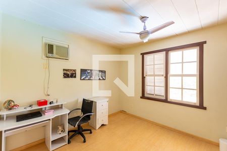 Casa de condomínio à venda com 500m², 5 quartos e 2 vagas Casa de condomínio à venda com 500m², 5 quartos e 2 vagasQuarto