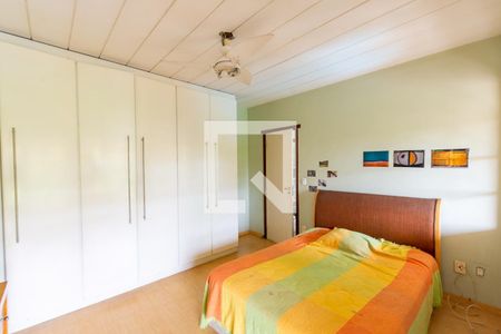 Casa de condomínio à venda com 500m², 5 quartos e 2 vagas Casa de condomínio à venda com 500m², 5 quartos e 2 vagasQuarto