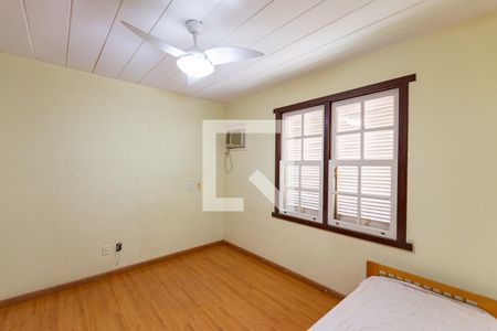 Casa de condomínio à venda com 500m², 5 quartos e 2 vagas Casa de condomínio à venda com 500m², 5 quartos e 2 vagasQuarto