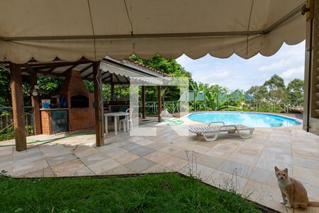 Casa de condomínio à venda com 500m², 5 quartos e 2 vagas Casa de condomínio à venda com 500m², 5 quartos e 2 vagasVista