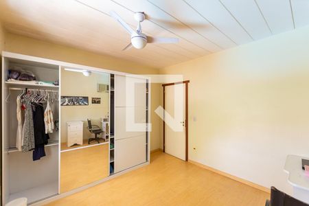 Casa de condomínio à venda com 500m², 5 quartos e 2 vagas Casa de condomínio à venda com 500m², 5 quartos e 2 vagasQuarto