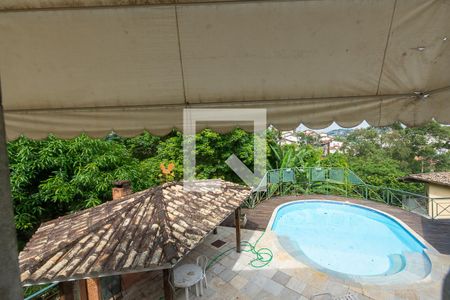 Casa de condomínio à venda com 500m², 5 quartos e 2 vagas Casa de condomínio à venda com 500m², 5 quartos e 2 vagasVista