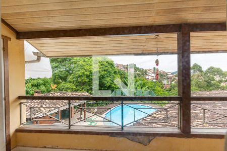 Casa de condomínio à venda com 500m², 5 quartos e 2 vagas Casa de condomínio à venda com 500m², 5 quartos e 2 vagasSacada