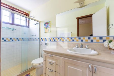 Casa de condomínio à venda com 500m², 5 quartos e 2 vagas Casa de condomínio à venda com 500m², 5 quartos e 2 vagasBanheiro