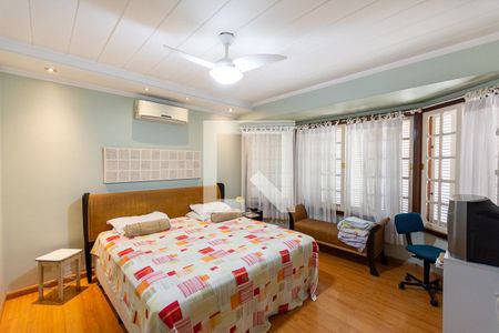 Casa de condomínio à venda com 500m², 5 quartos e 2 vagas Casa de condomínio à venda com 500m², 5 quartos e 2 vagasQuarto