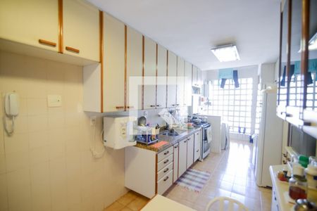 Apartamento à venda com 280m², 4 quartos e 3 vagasCozinha