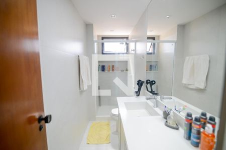 Apartamento à venda com 280m², 4 quartos e 3 vagasBanheiro da Suíte 1