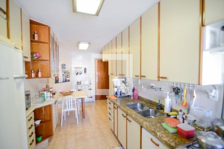 Apartamento à venda com 280m², 4 quartos e 3 vagasCozinha