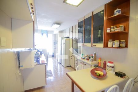 Apartamento à venda com 280m², 4 quartos e 3 vagasCozinha