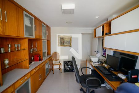 Apartamento à venda com 280m², 4 quartos e 3 vagasQuarto 2