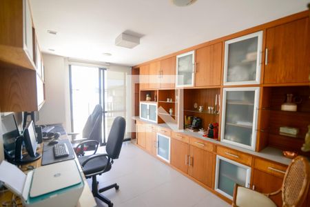 Apartamento à venda com 280m², 4 quartos e 3 vagasQuarto 2