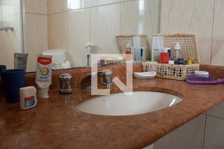 Apartamento à venda com 175m², 4 quartos e 3 vagasBanheiro quarto 3