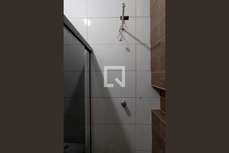 Banheiro Suíte de casa para alugar com 1 quarto, 70m² em Jardim Gonzaga, São Paulo