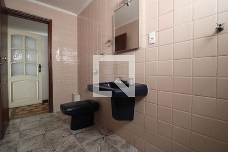 Casa à venda com 140m², 3 quartos e 2 vagasBanheiro 1