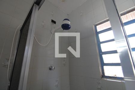 Casa à venda com 140m², 3 quartos e 2 vagasChuveiro banheiro da suíte