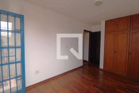 Casa à venda com 140m², 3 quartos e 2 vagasSuíte