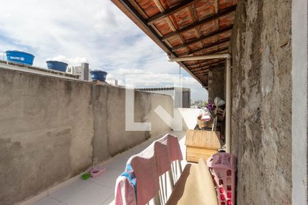 Casa à venda com 70m², 2 quartos e 1 vaga Casa à venda com 70m², 2 quartos e 1 vagaVaranda