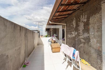 Casa à venda com 70m², 2 quartos e 1 vaga Casa à venda com 70m², 2 quartos e 1 vagaVaranda