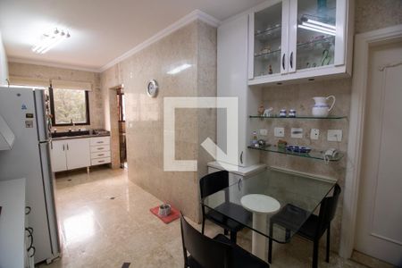 Apartamento à venda com 200m², 3 quartos e 4 vagas Apartamento à venda com 200m², 3 quartos e 4 vagasCozinha