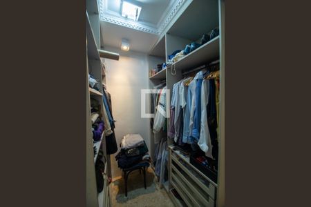 Apartamento à venda com 200m², 3 quartos e 4 vagas Apartamento à venda com 200m², 3 quartos e 4 vagasCloset suíte 3