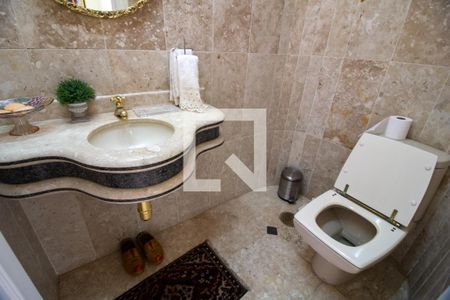 Apartamento à venda com 200m², 3 quartos e 4 vagas Apartamento à venda com 200m², 3 quartos e 4 vagasLavabo