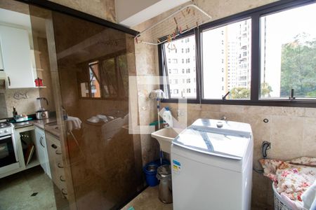 Apartamento à venda com 200m², 3 quartos e 4 vagas Apartamento à venda com 200m², 3 quartos e 4 vagasArea de Serviço