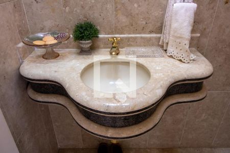 Apartamento à venda com 200m², 3 quartos e 4 vagas Apartamento à venda com 200m², 3 quartos e 4 vagasLavabo