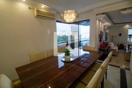 Apartamento à venda com 200m², 3 quartos e 4 vagas Apartamento à venda com 200m², 3 quartos e 4 vagasSala de Jantar