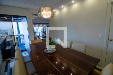 Apartamento à venda com 200m², 3 quartos e 4 vagas Apartamento à venda com 200m², 3 quartos e 4 vagasSala de Jantar