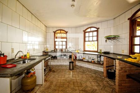 Casa à venda com 5000m², 18 quartos e 19 vagasCozinha