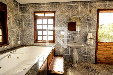 Casa à venda com 5000m², 18 quartos e 19 vagasBanho 2