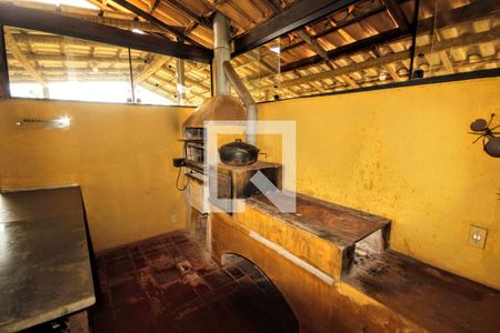 Casa à venda com 5000m², 18 quartos e 19 vagasFogão a lenha