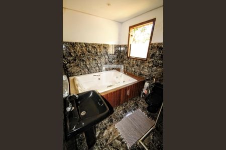 Casa à venda com 5000m², 18 quartos e 19 vagasBanho 3