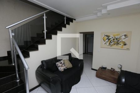 Sala de casa à venda com 3 quartos, 357m² em Novo Riacho, Contagem