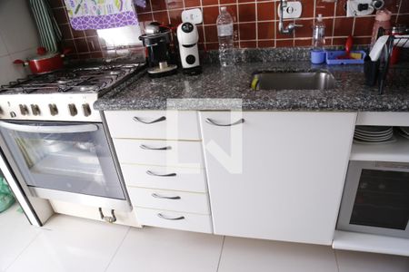 Apartamento à venda com 54m², 2 quartos e 1 vagaCozinha - Armários