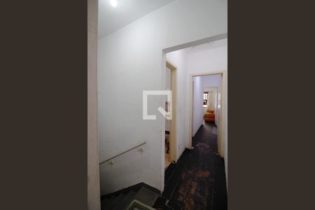 Entrada corredor  de casa para alugar com 1 quarto, 47m² em Jardim Monte Alegre, Taboão da Serra