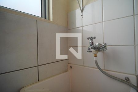 Cozinha  _aérea  de serviço  de apartamento para alugar com 2 quartos, 45m² em Rubem Berta, Porto Alegre