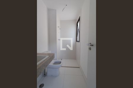 Apartamento à venda com 230m², 4 quartos e 4 vagasBanheiro da Suíte 4