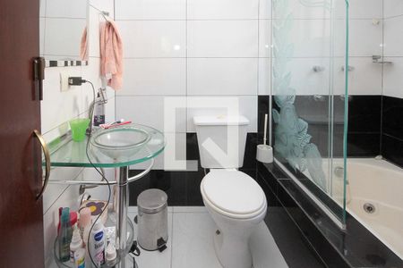 Casa à venda com 243m², 3 quartos e 2 vagas Casa à venda com 243m², 3 quartos e 2 vagasBanheiro da Suite