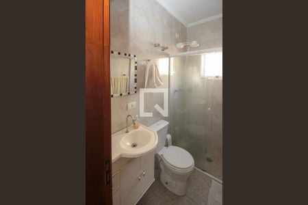 Casa à venda com 243m², 3 quartos e 2 vagas Casa à venda com 243m², 3 quartos e 2 vagasBanheiro Social