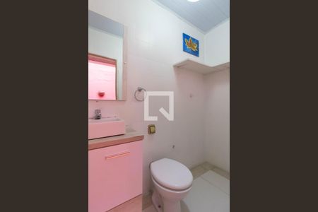 Casa à venda com 68m², 2 quartos e 2 vagasBanheiro de Serviço